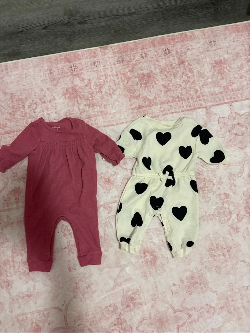 Set of 2 Baby Rompers - Pink Knit + White Hearts